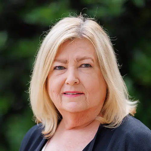 Lynn Morris